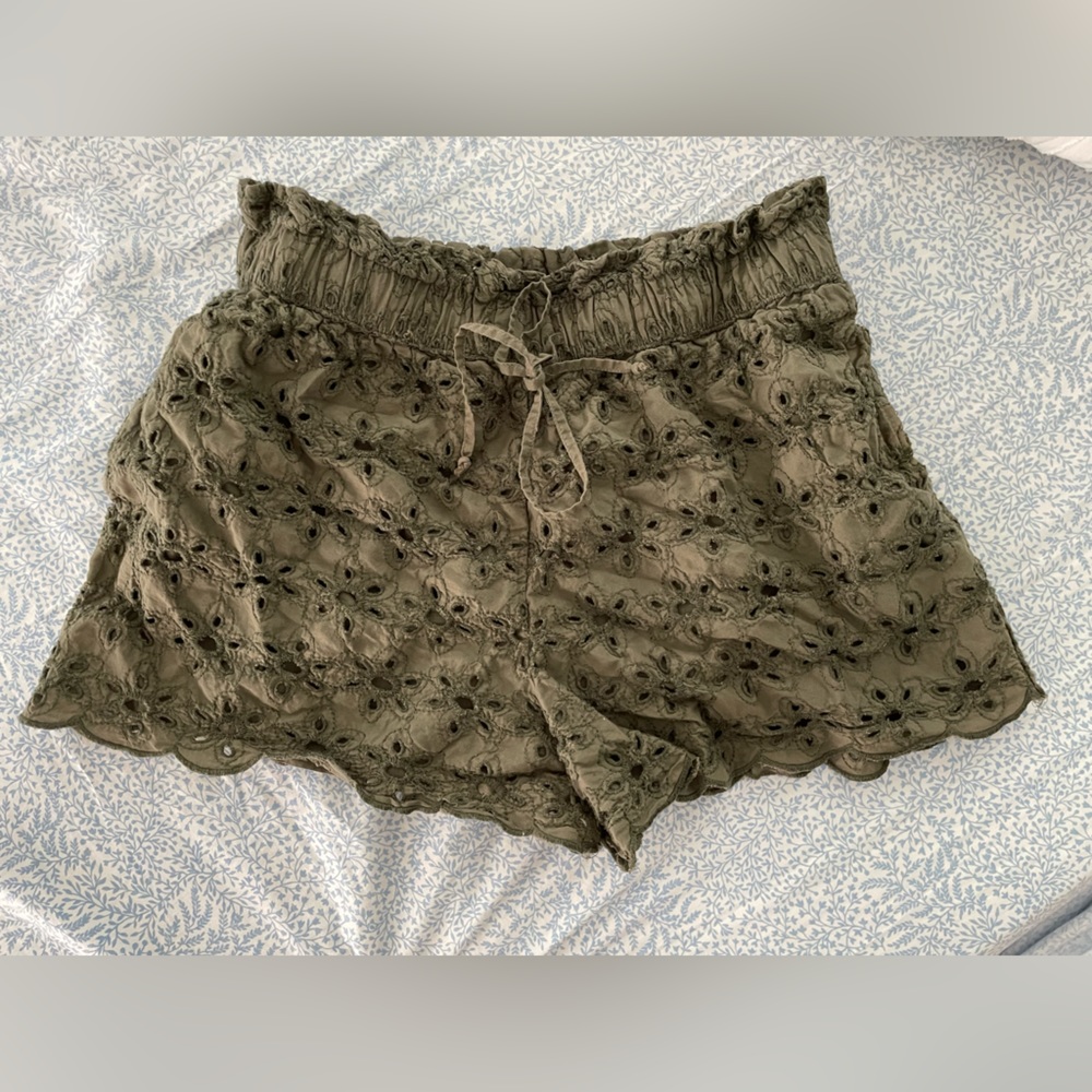 AE Green pull on shorts